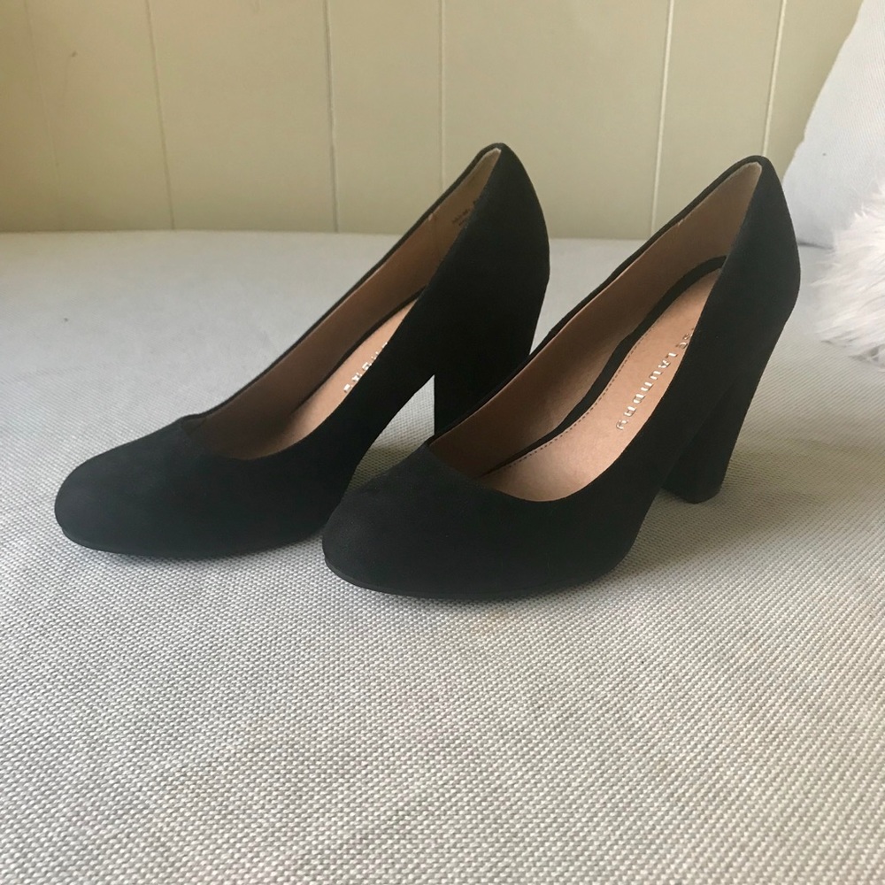 Chinese Laundry Classic Velvet Pumps